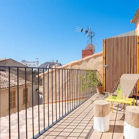 Beau T2 -terrasse- Central- Bord De 50m - Clim - Parking Inclus *