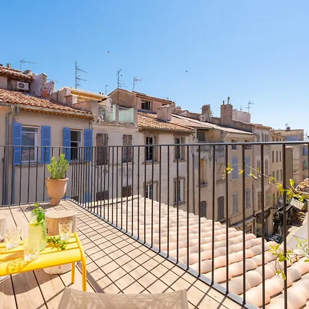 Beau T2 -terrasse- Central- Bord De 50m - Clim - Parking Inclus Apartment La Ciotat