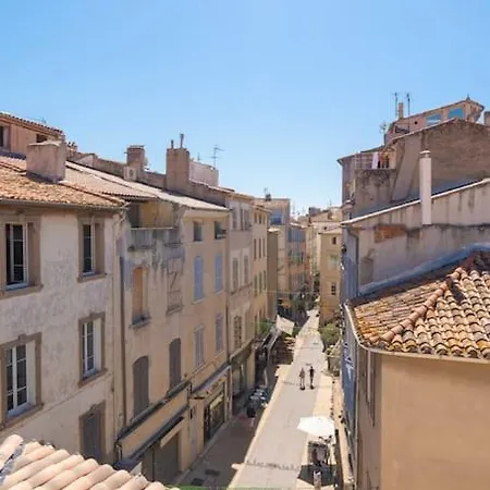 Beau T2 -terrasse- Central- Bord De 50m - Clim דירה *