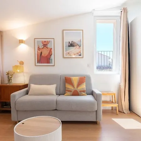 Beau T2 -terrasse- Central- Bord De 50m - Clim