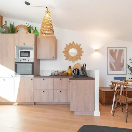 Beau T2 -terrasse- Central- Bord De 50m - Clim *