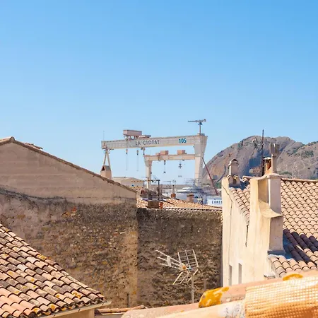 דירה Beau T2 -terrasse- Central- Bord De 50m - Clim *